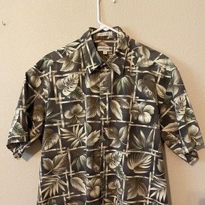 Men’s Pierre Cardin Hawaiian print, size Large